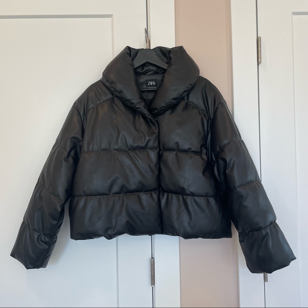 Zara cropped faux leather puffer coat, black, medium